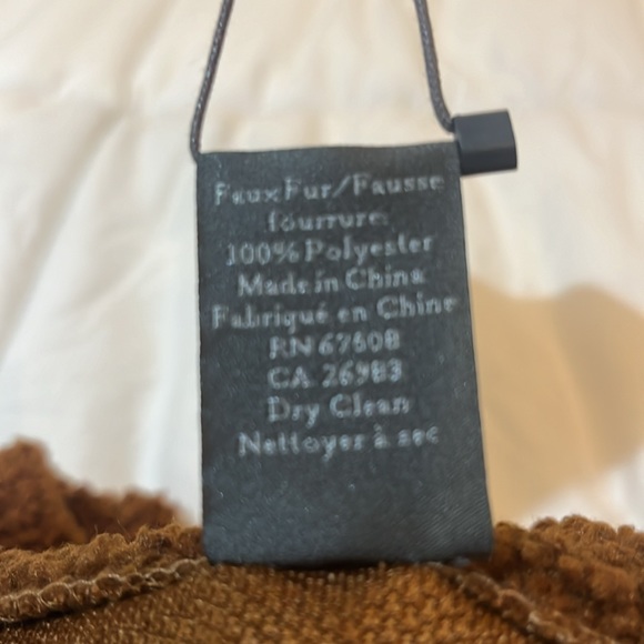 NWT- Vincent Camuto Amazingly Soft Camel Wrap/ removable belt /tortoise buttons - Picture 13 of 14